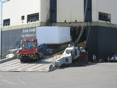 Mafi-Trailer-Unloading